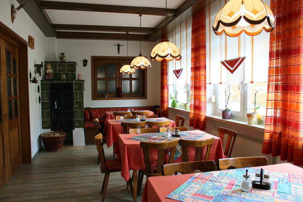Zum Schwarzen Baeren Hotel Vohenstrauss Luaran gambar
