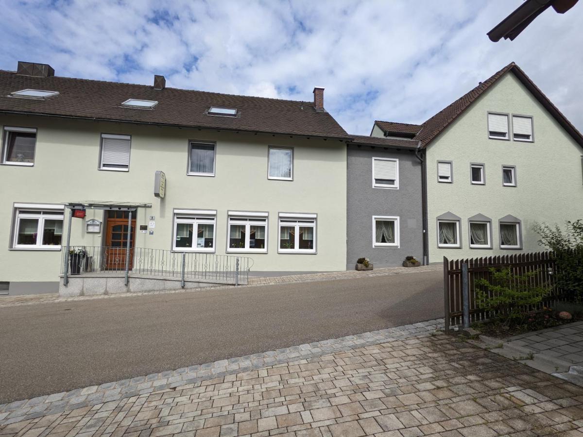 Zum Schwarzen Baeren Hotel Vohenstrauss Luaran gambar