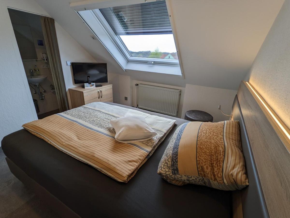 Zum Schwarzen Baeren Hotel Vohenstrauss Luaran gambar