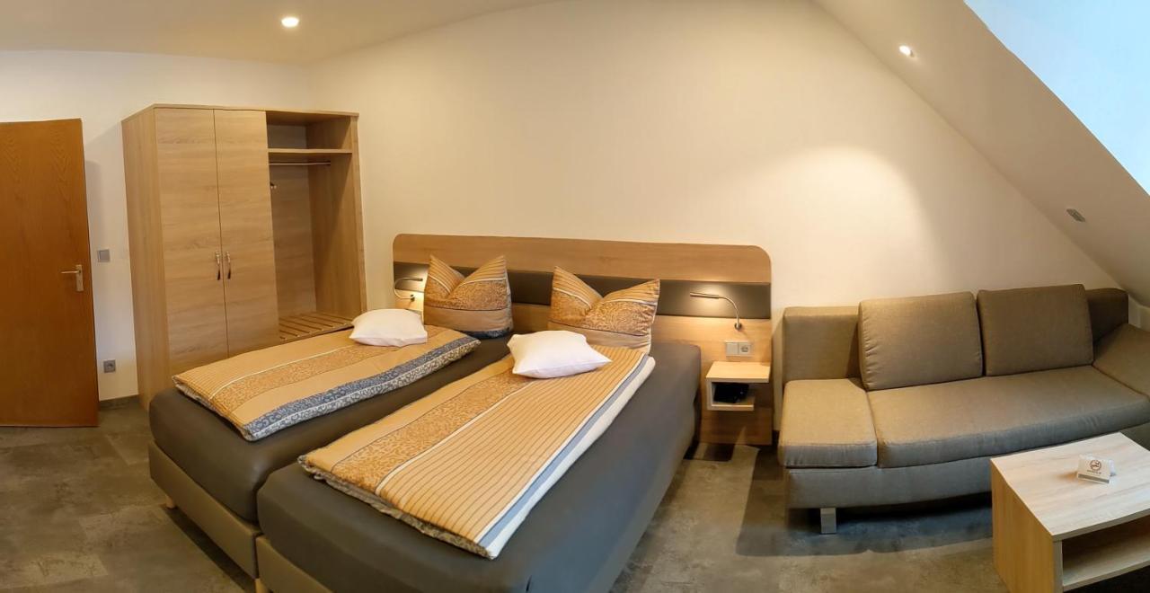 Zum Schwarzen Baeren Hotel Vohenstrauss Luaran gambar