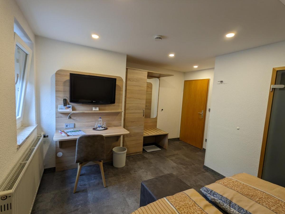 Zum Schwarzen Baeren Hotel Vohenstrauss Luaran gambar
