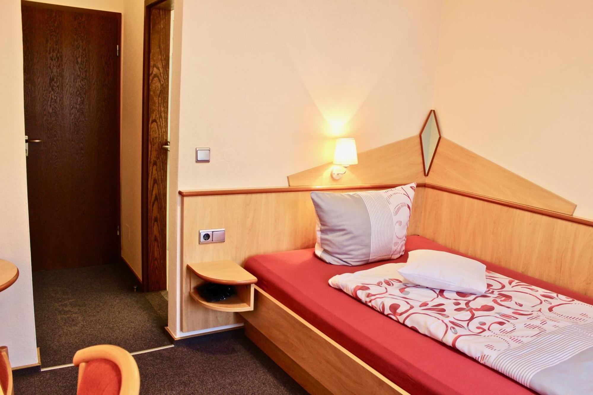Zum Schwarzen Baeren Hotel Vohenstrauss Luaran gambar