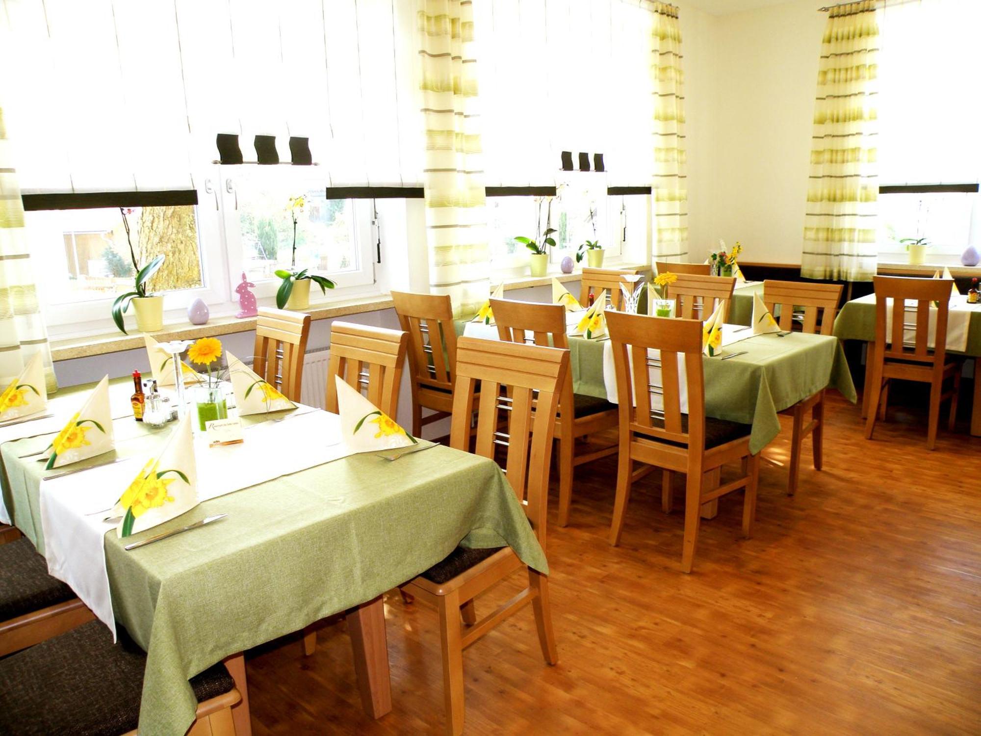 Zum Schwarzen Baeren Hotel Vohenstrauss Luaran gambar