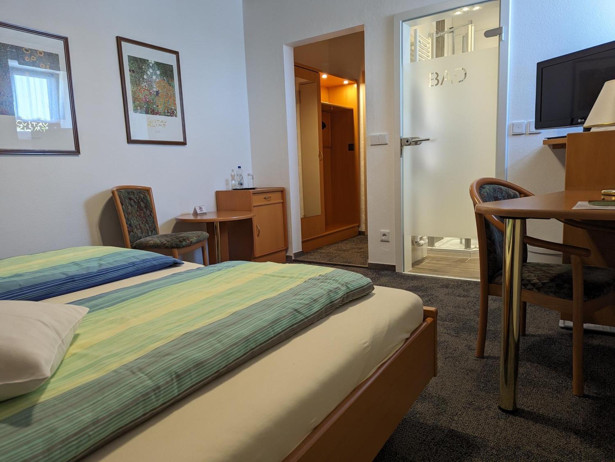 Zum Schwarzen Baeren Hotel Vohenstrauss Luaran gambar