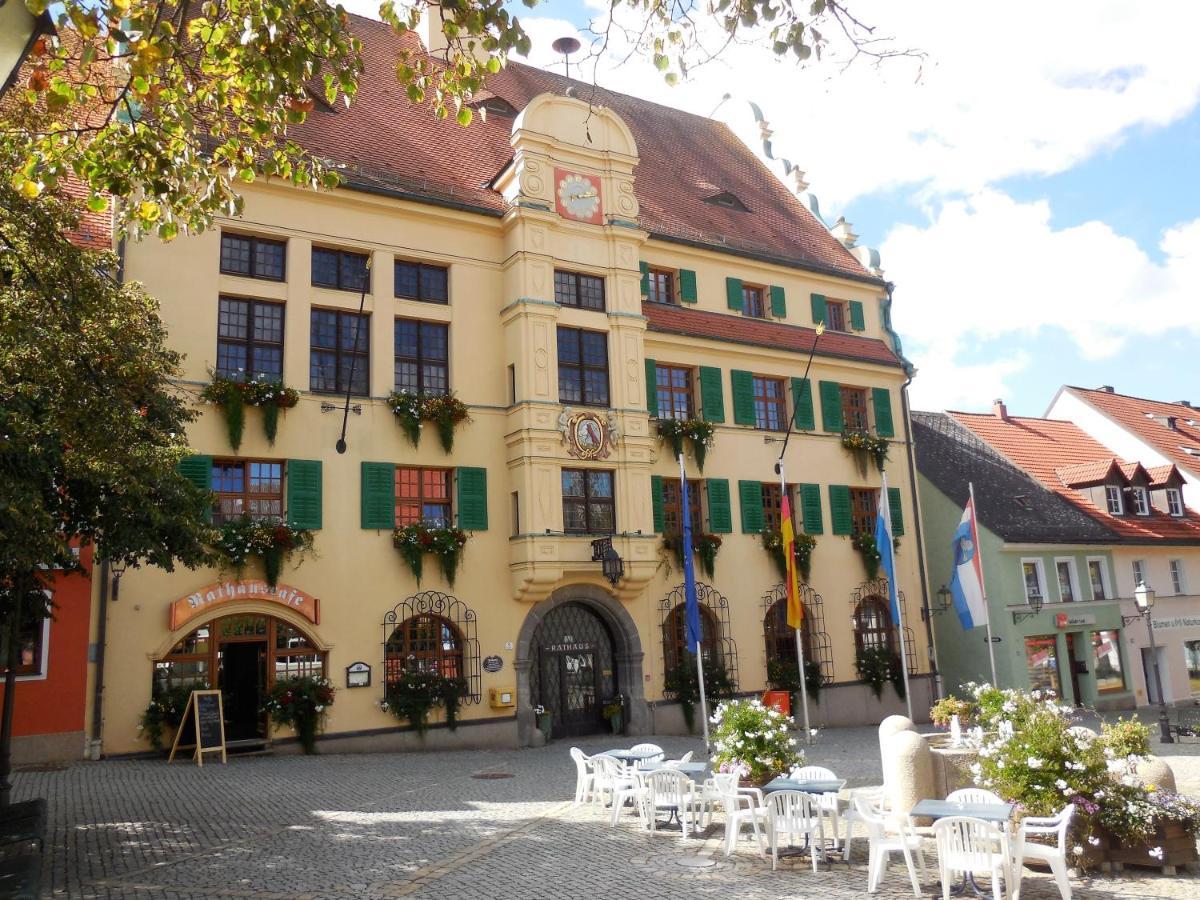 Zum Schwarzen Baeren Hotel Vohenstrauss Luaran gambar